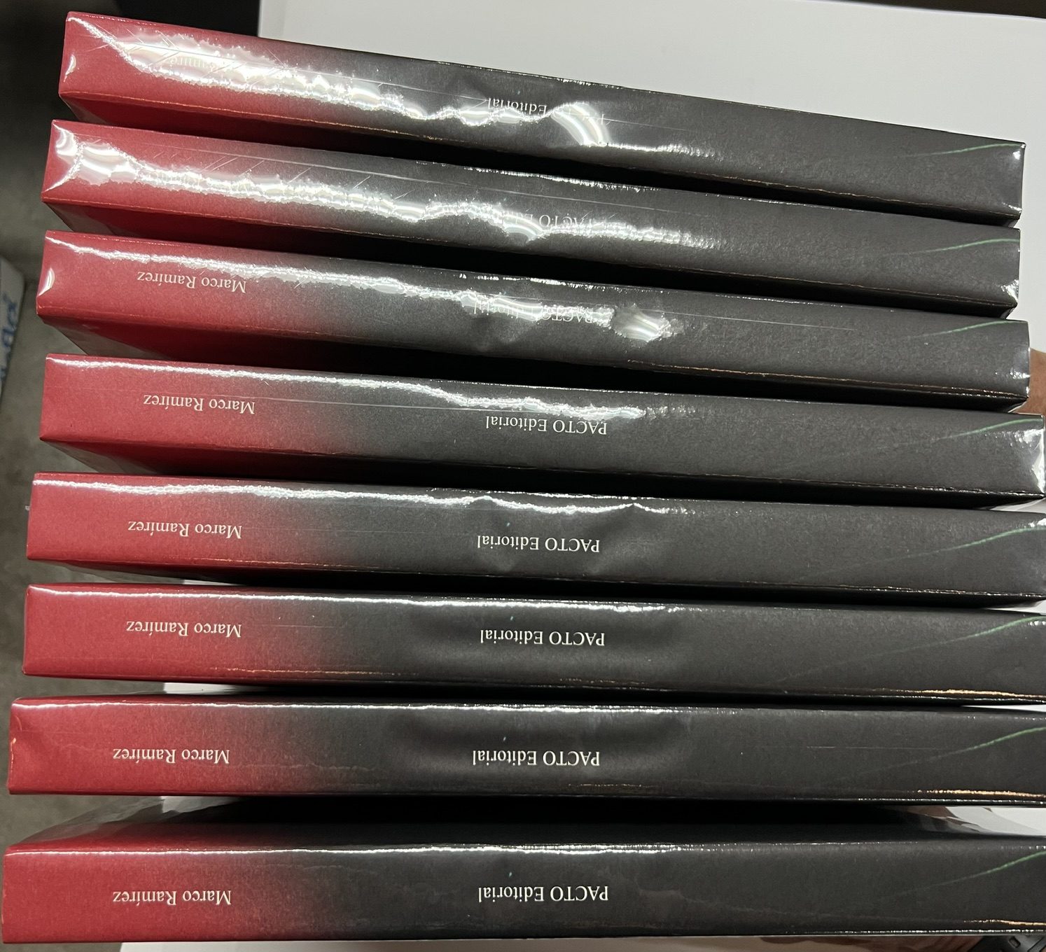 Libros terminados y retractilados, listos para entrega