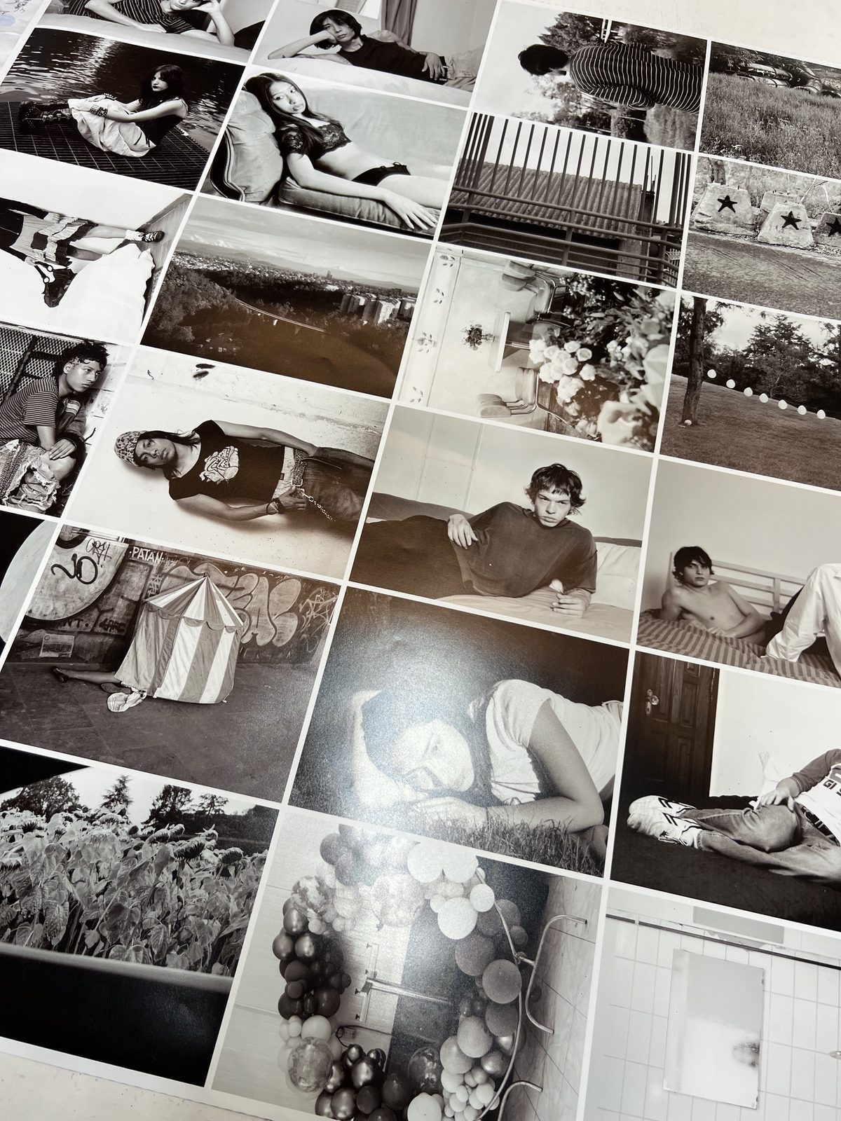 Pliegos impresos de un libro de fotografía